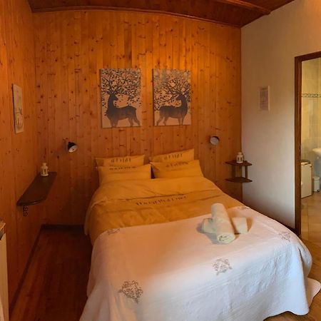 Bed and Breakfast La Tourtette Ле-Деволюи Экстерьер фото