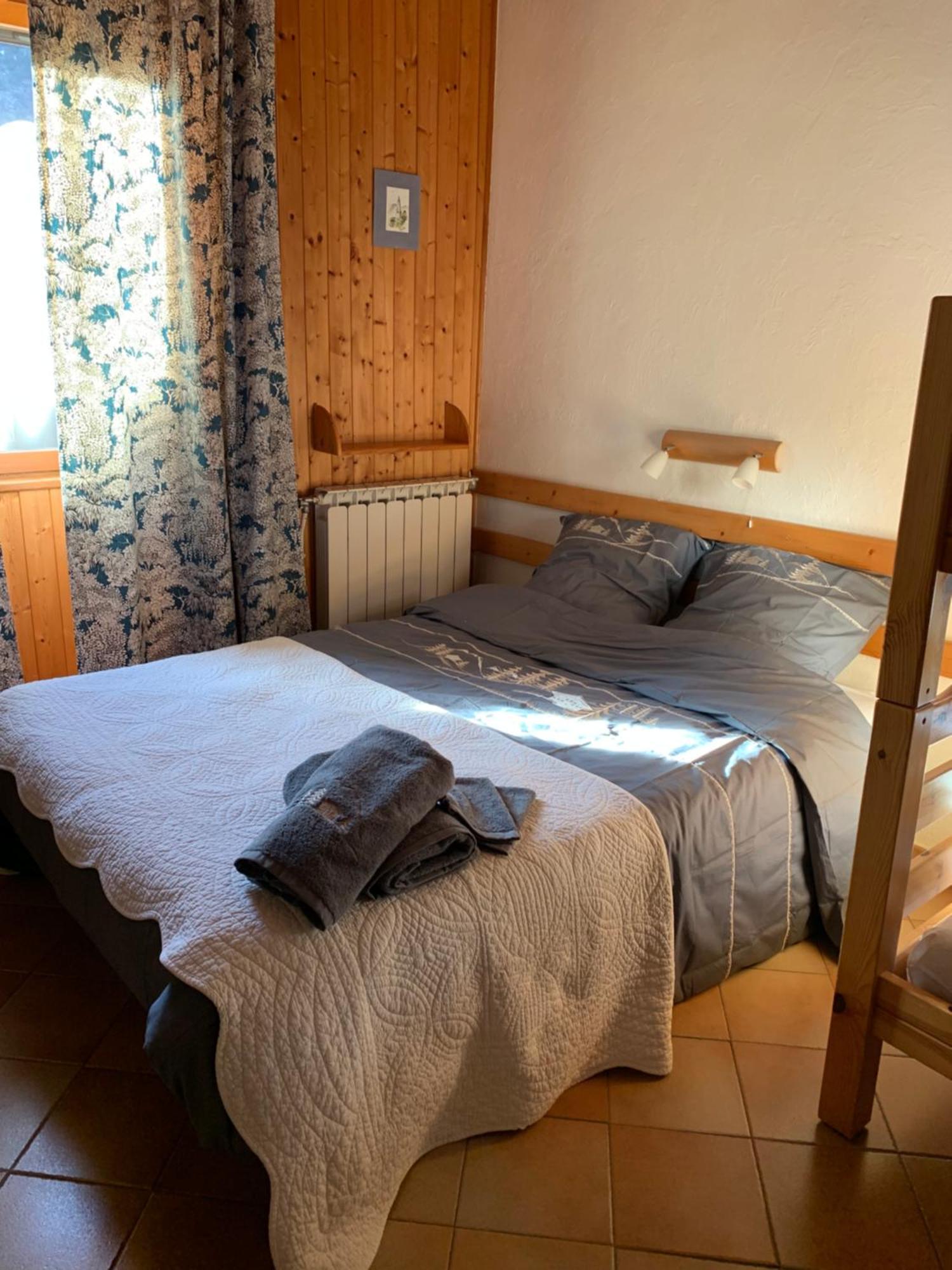 Bed and Breakfast La Tourtette Ле-Деволюи Экстерьер фото